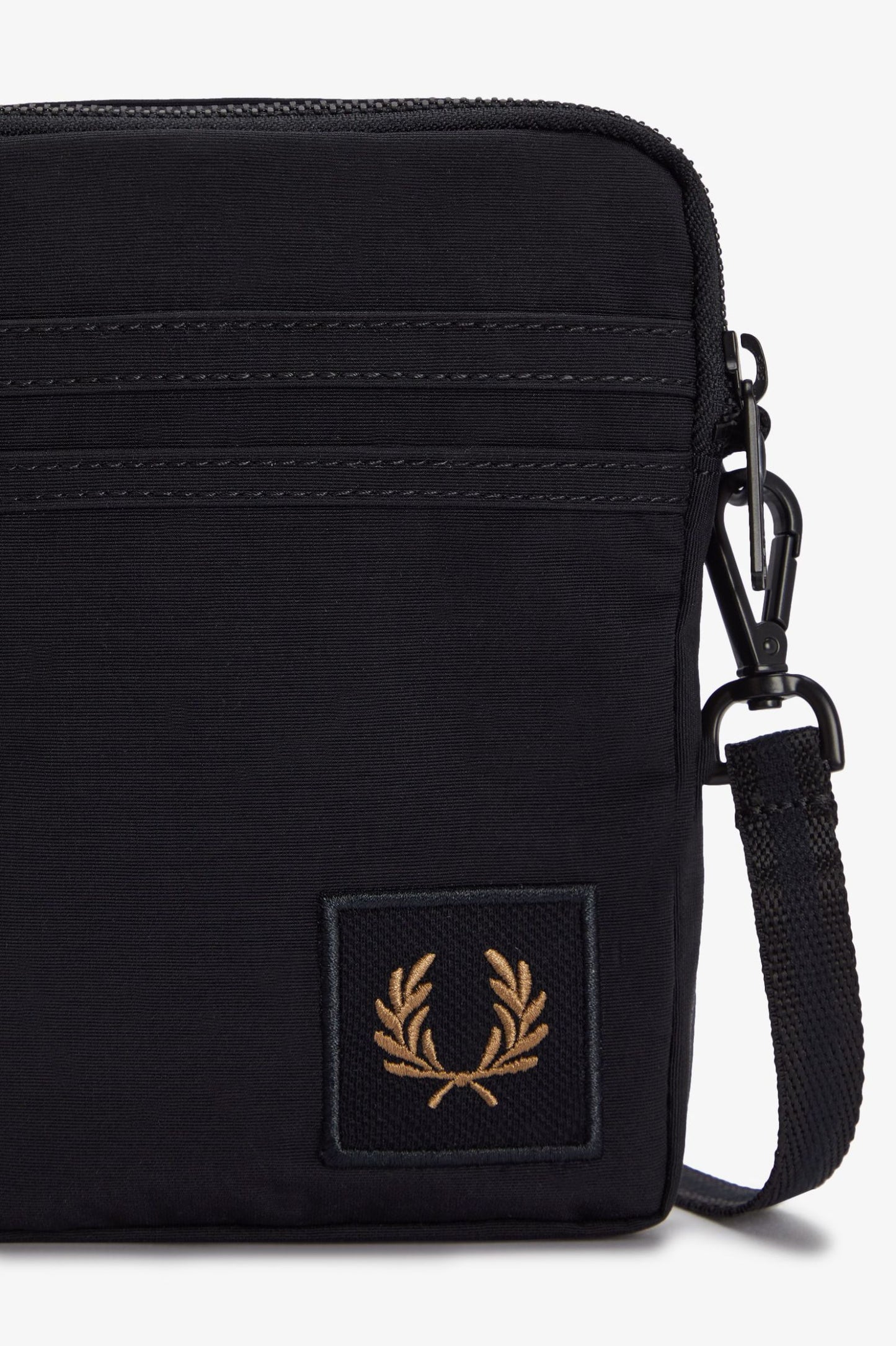 FRED PERRY NYLON BADGE SMALL SIDE BAG