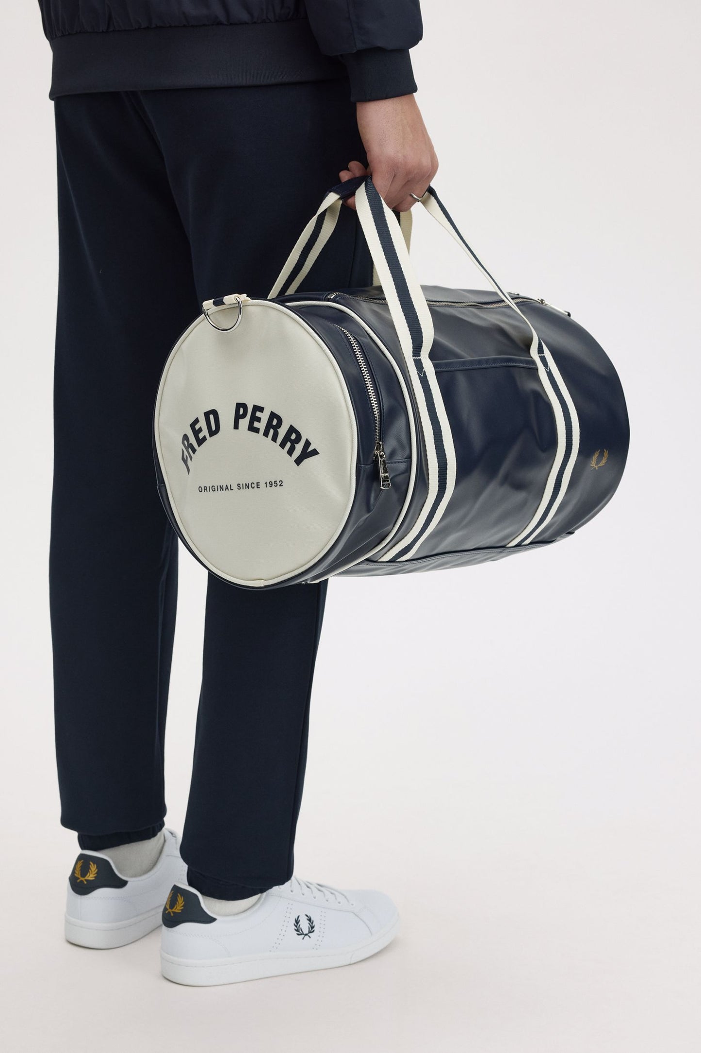FRED PERRY CLASSIC BARREL BAG