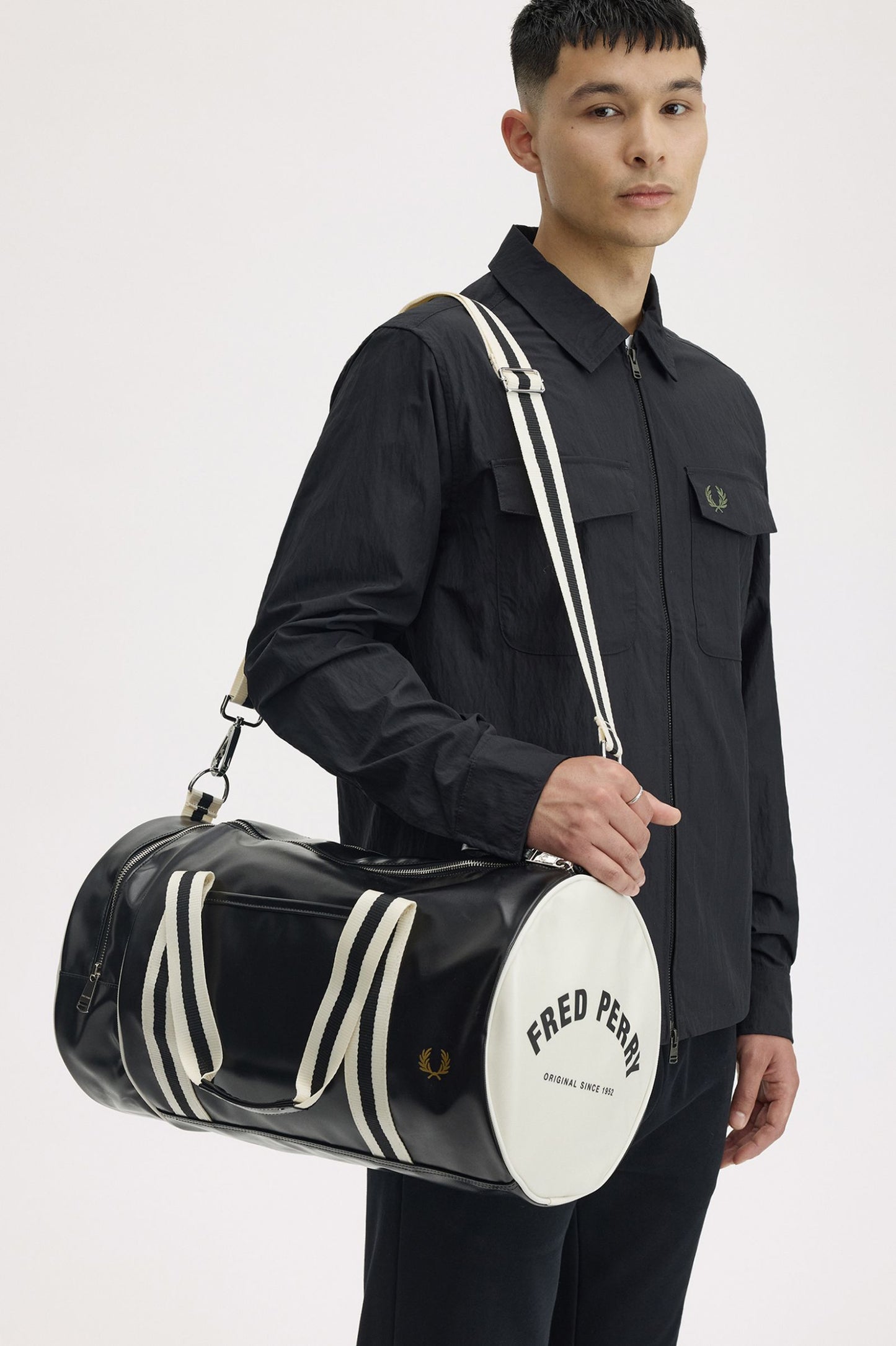 FRED PERRY CLASSIC BARREL BAG